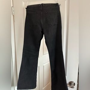 Women Good American jeans size 28